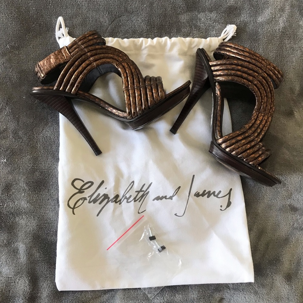 Elizabeth and James heel